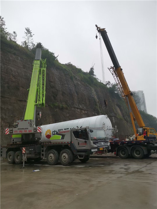 梁山县“不怕风雨冻”—— 吊车的 “恶劣环境适应” 技术